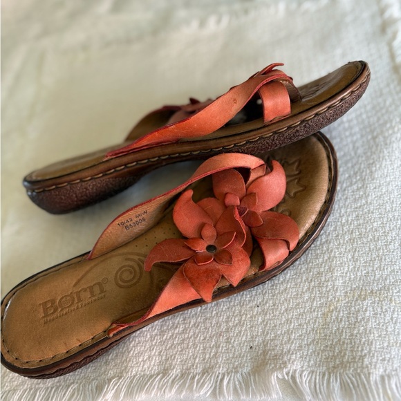 BORN Women’s Sandals - Picture 3 of 4